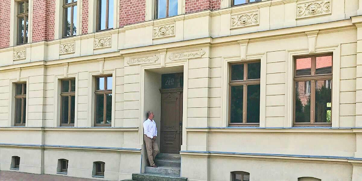 Die Baufirma Rehhahn Bau saniert altes Mauer&shy;werk fach&shy;ge&shy;recht und den&shy;noch preis&shy;wert, wie sich im Land&shy;kreis Wittenberg in Sachsen-Anhalt vieler&shy;orts zeigt.
