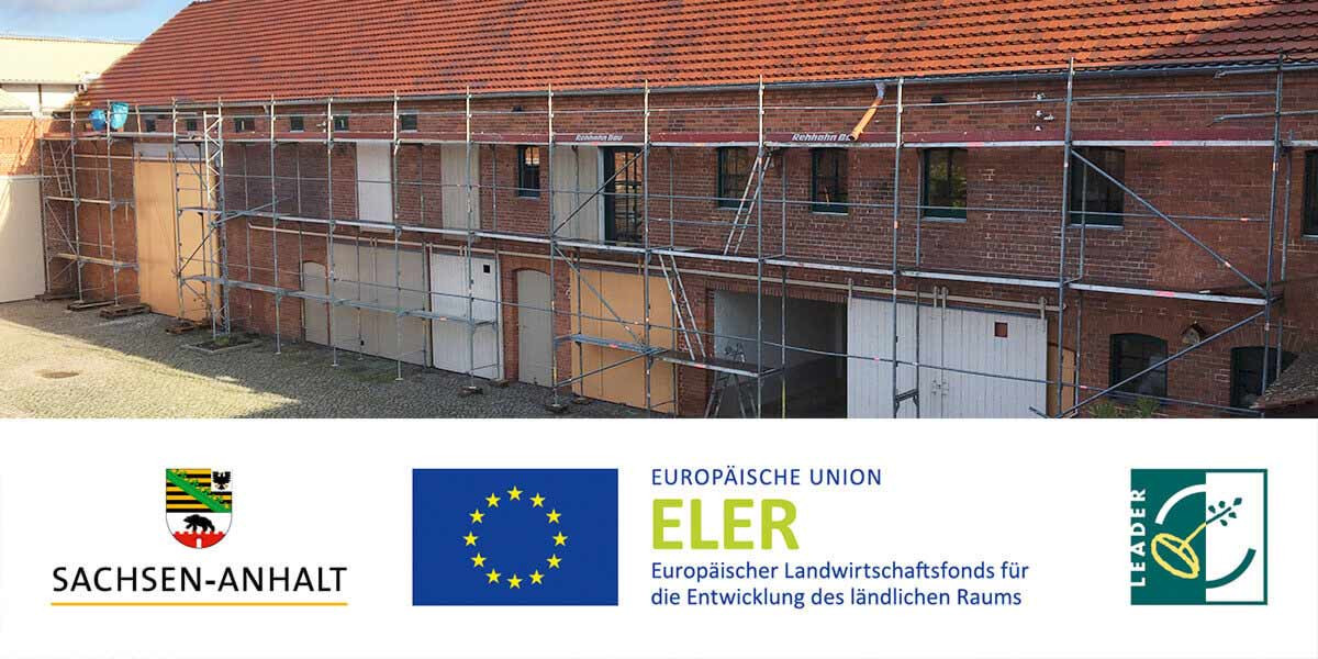 Von der Europäischen Union mit&shy;finan&shy;ziert, vom Bauunternehmen Rehhahn Bau aus&shy;ge&shy;führt: die Wieder&shy;nutz&shy;bar&shy;machung histo&shy;rischer Ge&shy;bäude im Land&shy;kreis Wittenberg schafft Wirt&shy;schafts&shy;raum und sichert Arbeits&shy;plätze.